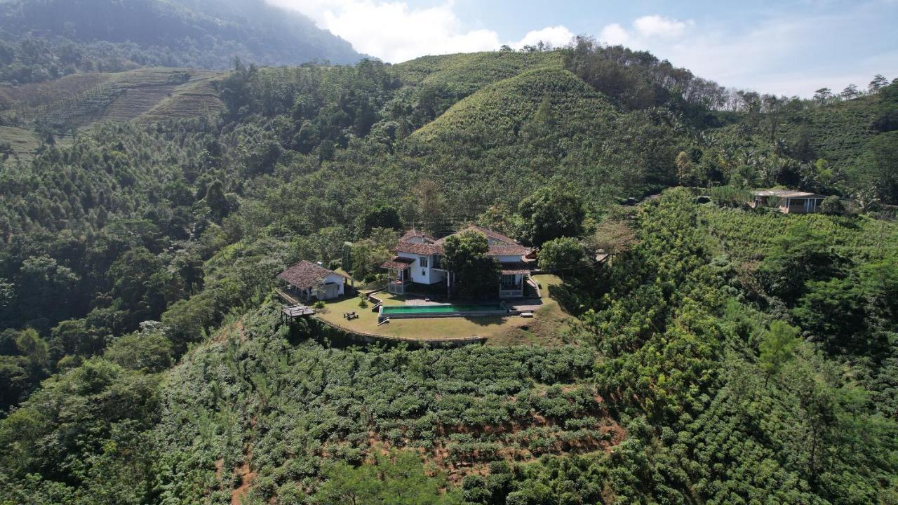 Leaf Olu Ella Otel Yatiyantota Dış mekan fotoğraf