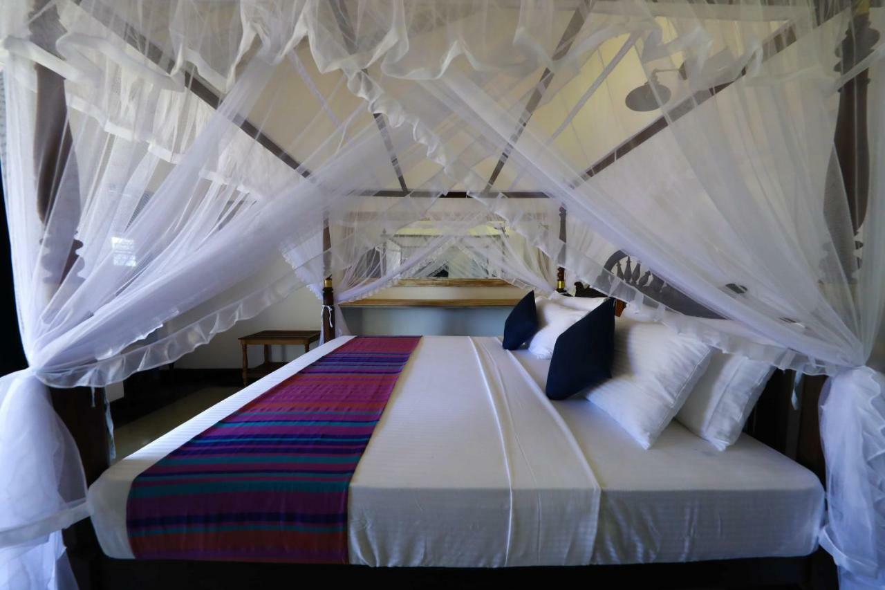 Leaf Olu Ella Otel Yatiyantota Dış mekan fotoğraf